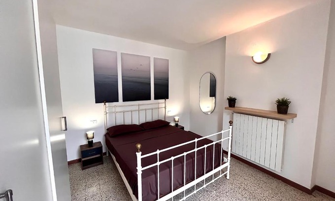 Centro Storico Sud Apartment | [Piazza Vittoria] Historic Netflix penthouse