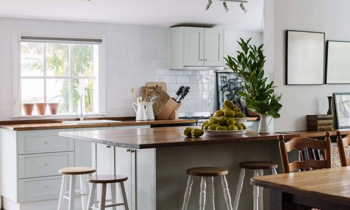 Daylesford House | Piccadilly House Daylesford ~ Walk to main street!