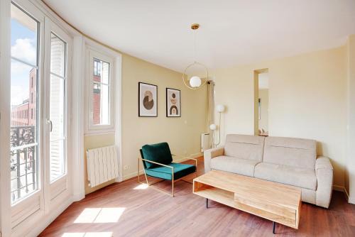 Les Puces de Saint-Ouen Apartment | Pick A Flat's Apartment in Saint-Ouen - Rue des Rosiers