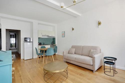 Quartier de l'Ecole-Militaire Apartment | Pick A Flat's Apartment in Saint Germain - Rue Vaneau