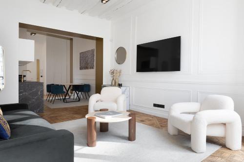 Paris City Center Apartment | Pick A Flat's Apartment in Louvre - Croix des Petits Champs