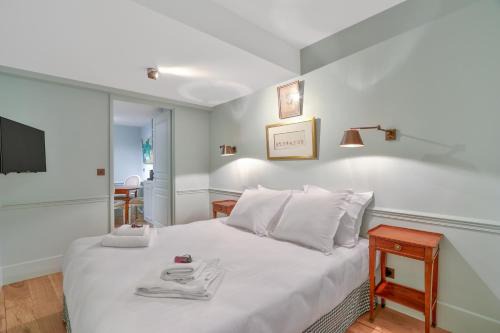 Saint-Thomas-d'Aquin Apartment | Pick A Flat's Apartments in Saint Germain - Paul-Louis Courier