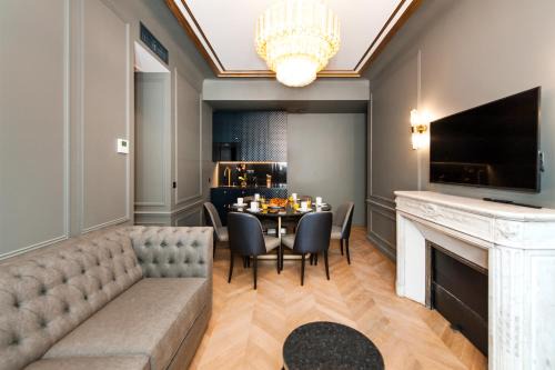 Champs-Elysees Apartment | Pick A Flat's Champs Elysees Apartments - Rue Lincoln