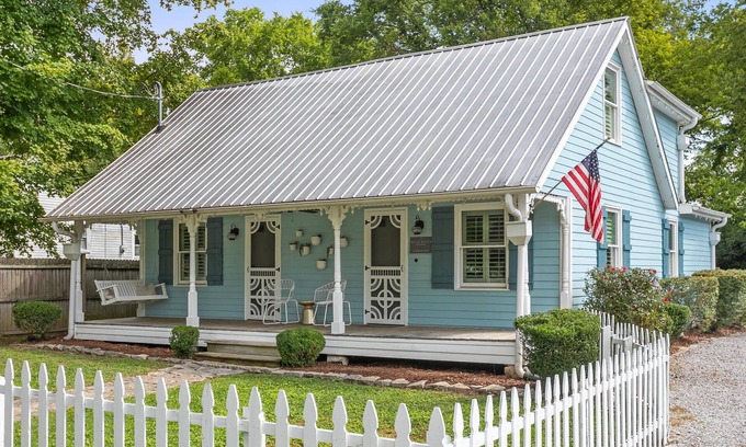 Leipers Fork House | Pickers Cottage: 1939 Perfectly Restored
