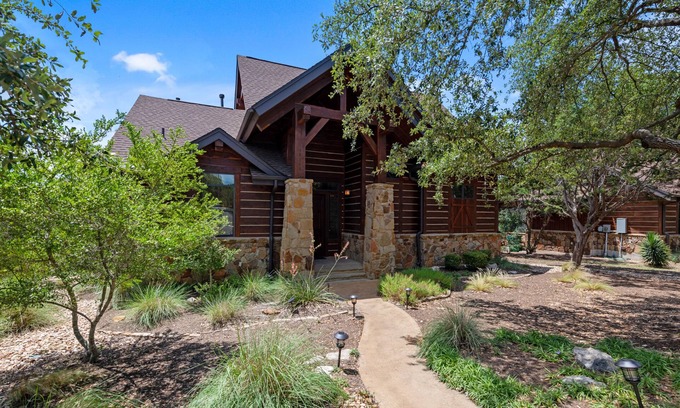 Leander House | Pickleball & Resort Style Pool - Lake Travis Hill Country Luxury Cabin @ Hollows