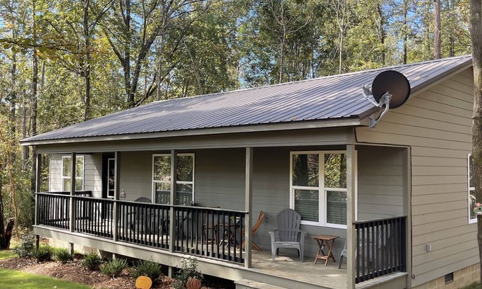 Counce Cabin | Pickwick cabin near stateline boat ramp. 2 bed 2 full bath. Boat storage