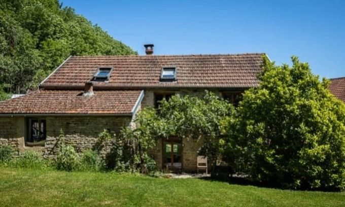 Hauteroche Cottage | Pickwicks Cottage in the heart of Burgundy