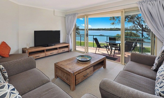 Maroochydore Apartment | Picnic7- Picture Perfect Picnic Point