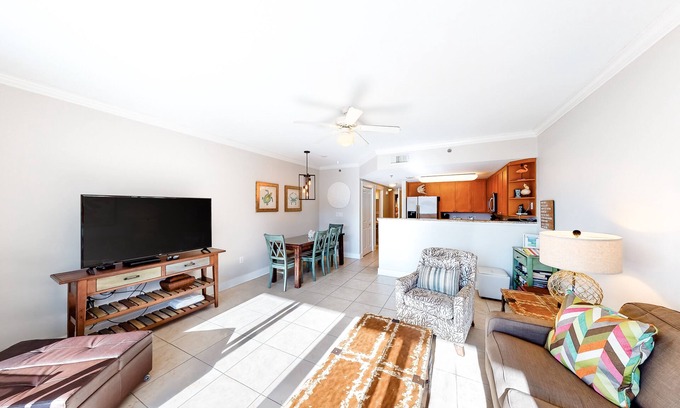 Fort Walton Beach Condo | Picture-perfect, 3rd-floor Condo on Okaloosa Island with playground & 2 hot tubs