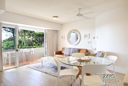 Noosa Heads Apartment | Picture Point 4 - 500m to Hastings St & Noosa Beach