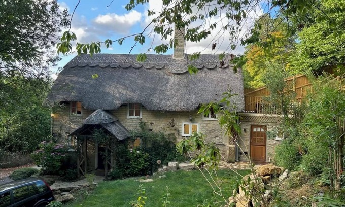 Gillingham House | Picture Postcard Dorset Cottage Sleeps up to 6