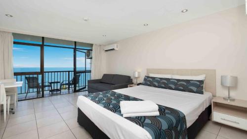 North Ward House | Picturesque Beachfront Views