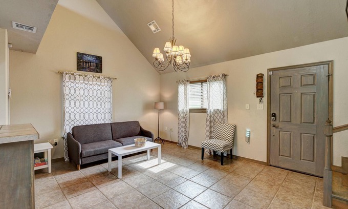 Medicine Park House | Picturesque Mountain View near Fort Sill