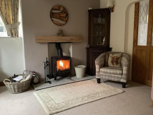 Ampleforth House | Picturesque Stone Cottage in the Heart of North Yorkshire Village - Hideaway Cottage