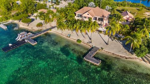 North Side House | Pieces of Eight LUXE 6BR