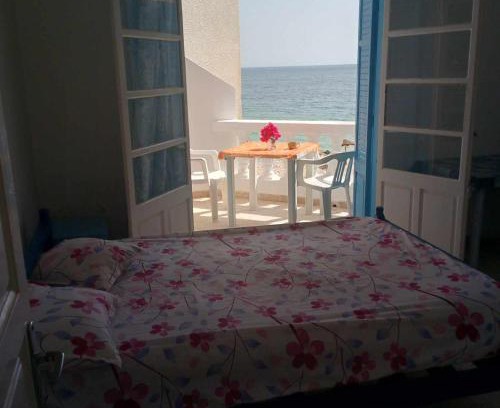Chott Mariem Apartment | Pied dans l'eau avec balcon
