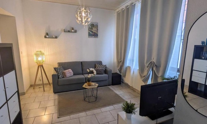 Neuvecelle Apartment | Pieds dans l'eau - Lac Léman - 2 min Evian - Spacieux