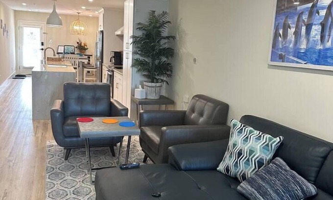 North Carolina Coast Apartment | Pier View Luxe Retreat:New Condo 3BR 2BA Elevator