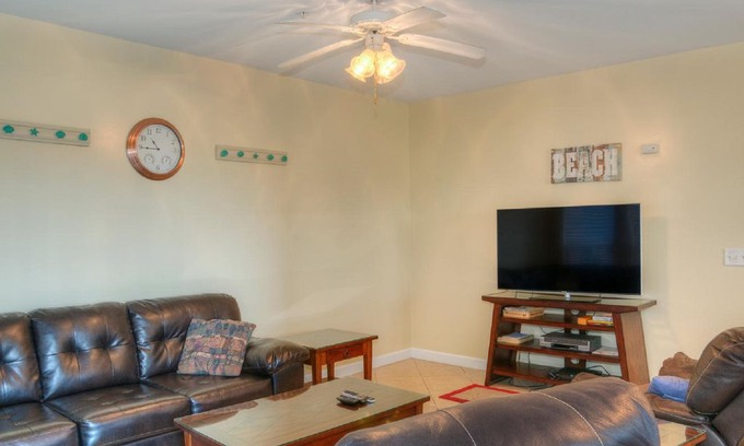 Cherry Grove Beach Apartment | Pier Watch Villas II 110, 6 BR Luxury Condo Across the Street from the Ocean with Pool and Hot Tub