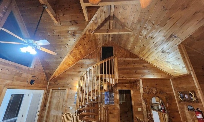 Pigeon Forge Cabin | Pigeon Forge, Amazing Mountain View, Great Location, Pool Table, Hot Tub,Arcade.