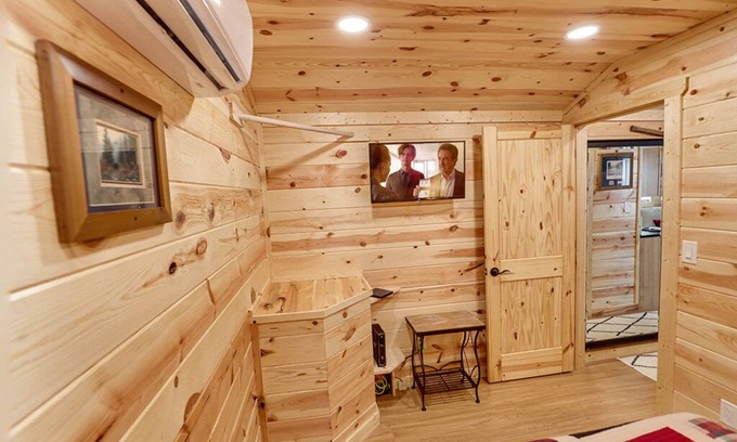 Sevierville Cabin | Pigeon Forge - Little Lake Oar'asis - 1 Bedroom - Sleeps 4