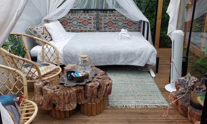 Glastonbury RV Rental | Pilgrims of the Goddess - Glass Lounge