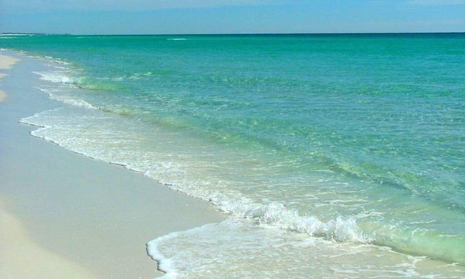 Baytowne Wharf Condo | Pilot House 221 in Baytowne Wharf at Sandestin