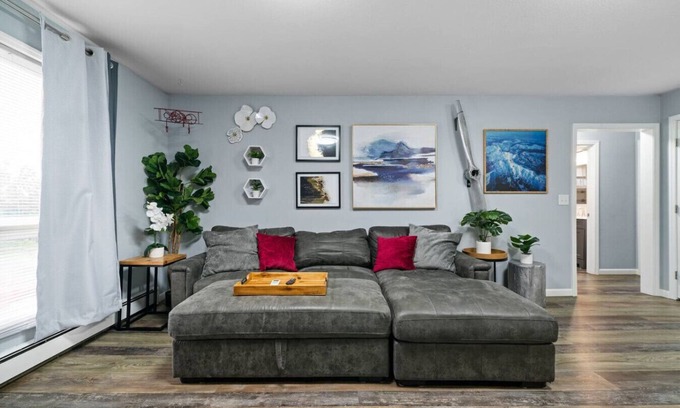North Star Apartment | “Pilot House" Top Floor Centrally Located Condo