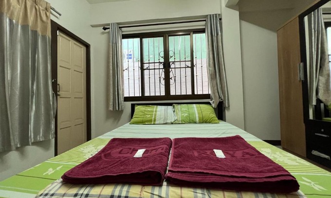 Ramkhamhaeng Apartment | Pimravee Apartment (Yaek 8)