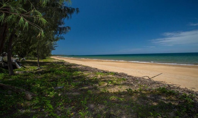 Wongaling Beach House | Pina Colada on the Beach - Beachfront - 2 Bedroom
