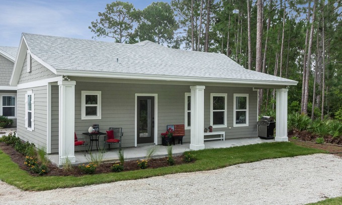 St. Augustine House | PINE BREEZE COTTAGE - A Beautiful Place To Rest Your Head
