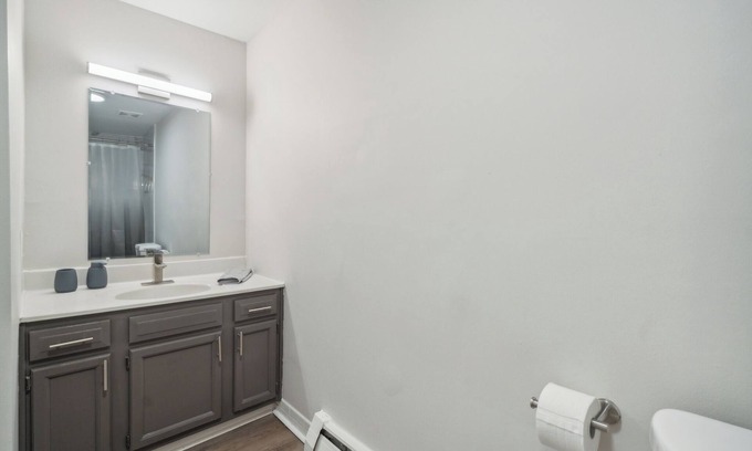 Newark Apartment | Pine Brook 908 I Lovely 2Bd Spacious Apartment