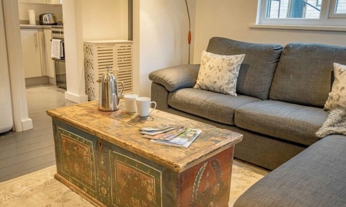 Stonegate House | Pine Cabin Overlooking Bedgebury Forest