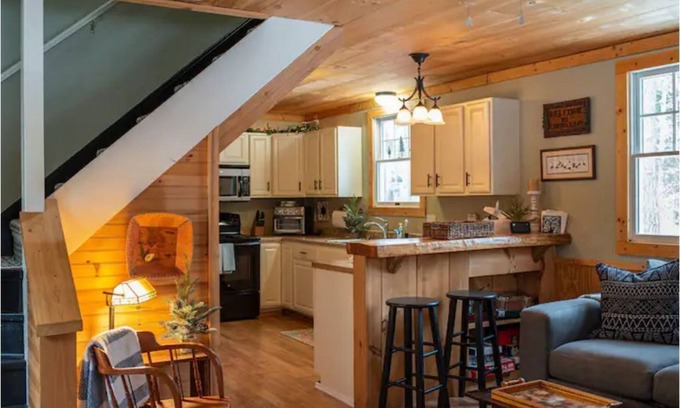 Alder Creek Cabin | Pine Cone Cabin, Amazing Hiking Trails Close By!