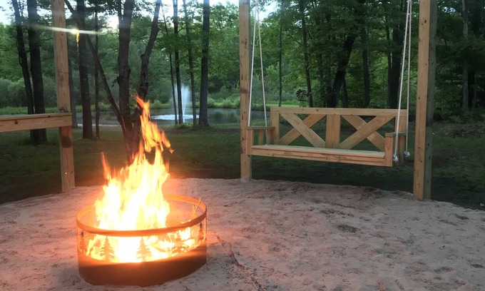 Wellston House | Pine Creek Cove 3 Bed 2 Bath Secluded, pond/creek! WiFi & Sat. Near Trails