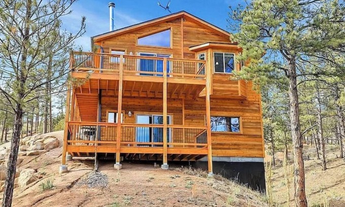 Pine Cabin | Pine Heaven, outdoor paradise!nn