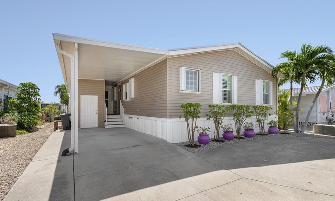 Saint James City House | Pine Island Paradise - Saltwater Canal 2 bed/2 bath