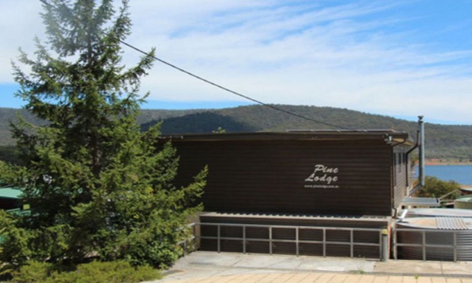 Anglers Reach Apartment | Pine Lodge Holiday Unit