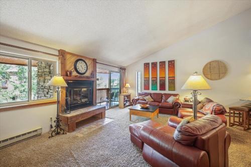 Four O'Clock Apartment | Pine Ridge 11E condo