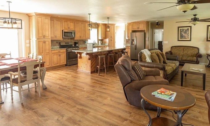 Gulf Hills House | Pine Ridge - close to beach, casinos & downtown Ocean Springs!