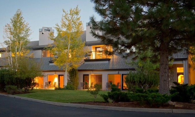 Southern Crossing Hotel | Pine Ridge Inn