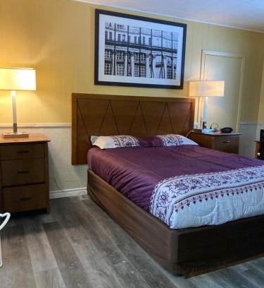 Timmins Hotel | Pine Ridge Motel