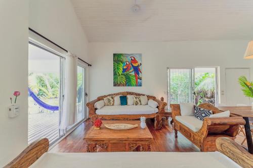 Manzanillo House | Pineapple house Manzanillo