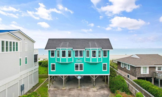 Holden Beach House | 'Pineapple Plantation East' - Pet Friendly Oceanfront Duplex, 4 Bedrooms/2 Bathrooms