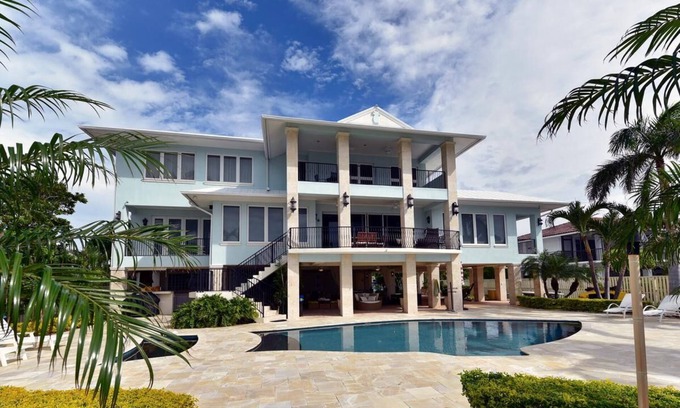 Indian Waterways House | Pineapple Plantation - Stunning 5 Bedroom Bayfront Home