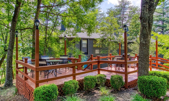 Pigeon Forge Hotel | Pinecrest Townhomes-1KING and 2BUNK UNIT