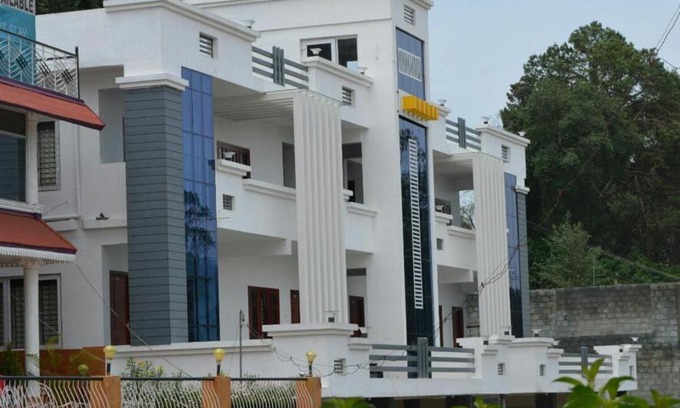 Ooty Hotel | Pinehill Suits