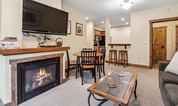 Whitefish Condo | Pines Unit 120 - Condo at The Pines! Has a Parking Garage, Elevator, & More!