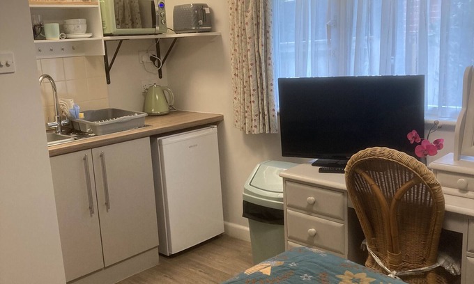 New Forest District Cottage | Pinewood 3 - Comfort Double Room