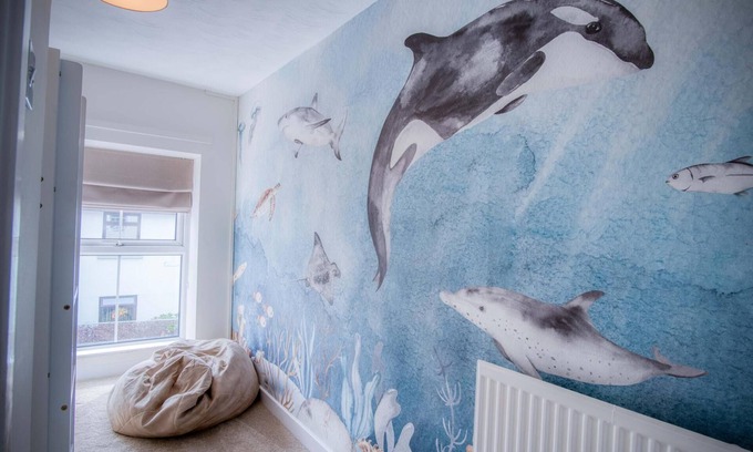 Tenby Apartment | Pink Cottage - 4 Bedrooms & Hot Tub - Tenby
